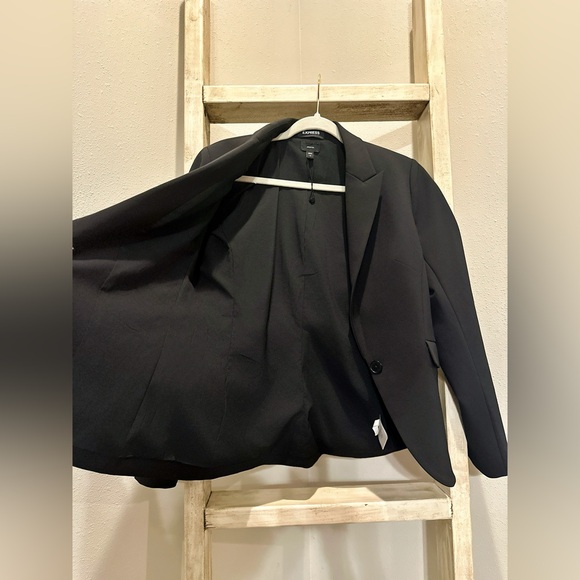 LIKE NEW/EUC Express Editor Studio Stretch Twill Fitted
One Button Blazer - Picture 6 of 10